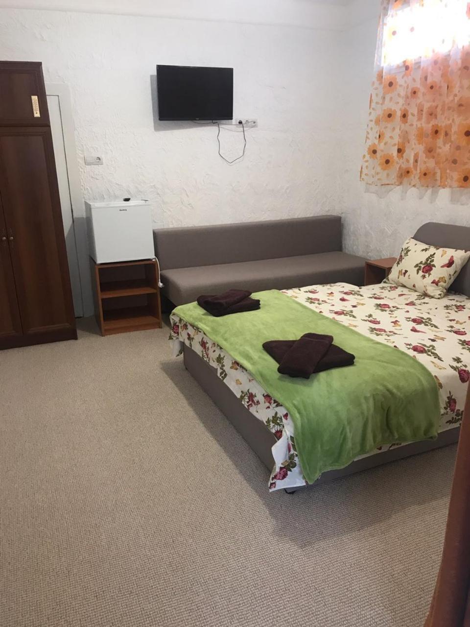 Teremok Aparthotel Berehove  Bagian luar foto