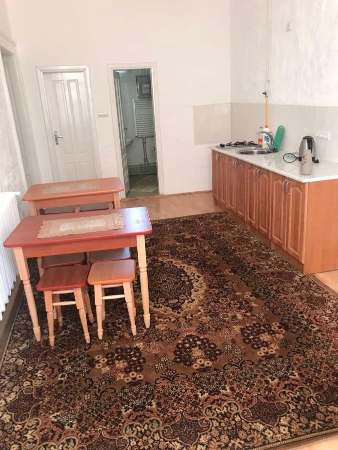 Teremok Aparthotel Berehove  Bagian luar foto