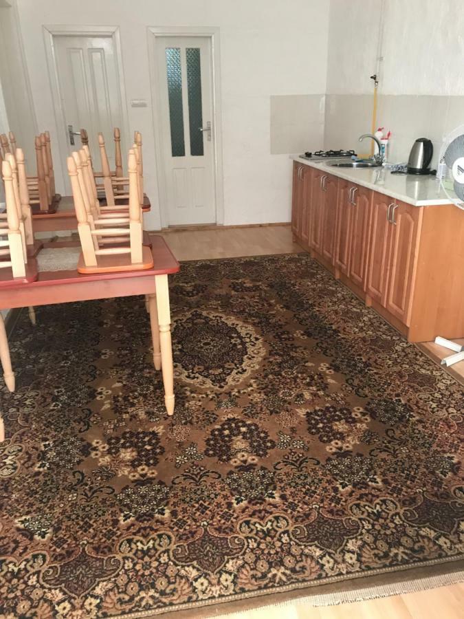 Teremok Aparthotel Berehove  Bagian luar foto
